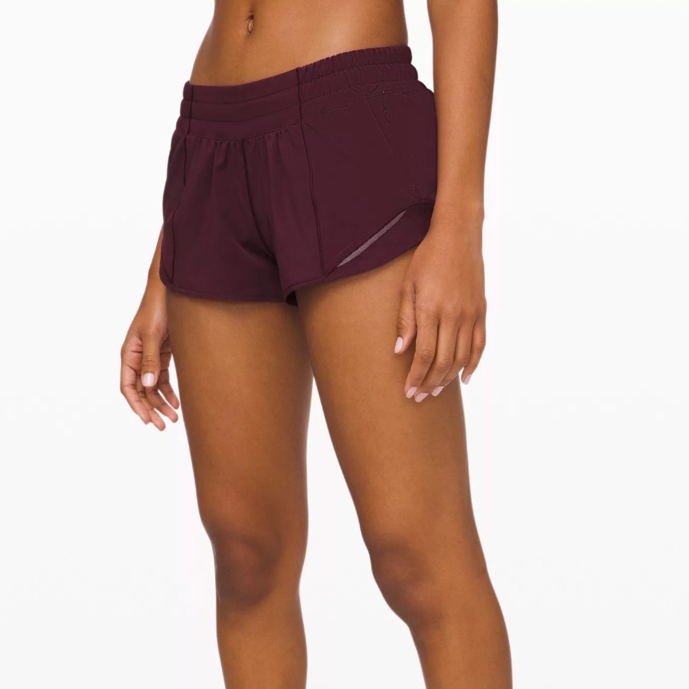Lululemon Hotty Hot Short II 2.5”